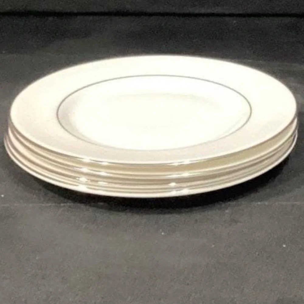 Royal Doulton Amulet Bread & Butter Plates, Set of 4 White Bone China Dinnerware